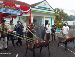 Kejari Way Kanan Musnahkan Barang Bukti 14 Perkara yang Telah Berkekuatan Hukum Tetap